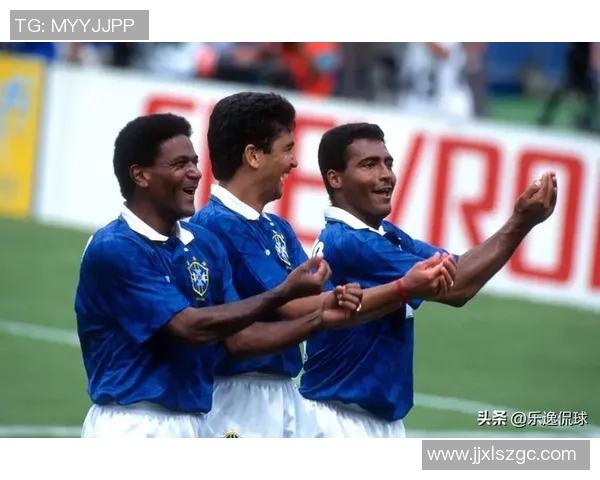 足球巨星经典动作瞬间再现 展现不朽技艺与无限魅力 足球巨星经典动作瞬间再现 展现不朽技艺与无限魅力