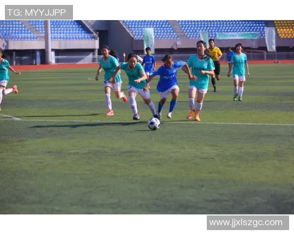 足球明星登陆贵州 热情赛场点燃地方足球梦想