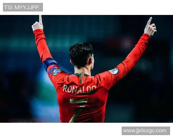 各国历史上首位足球巨星的崛起与影响力解析 各国历史上首位足球巨星的崛起与影响力解析