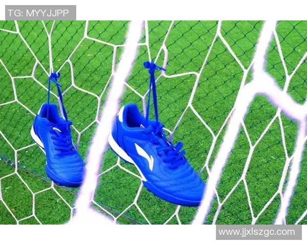 球星专属落场足球鞋高清展示 足下风采尽显无遗