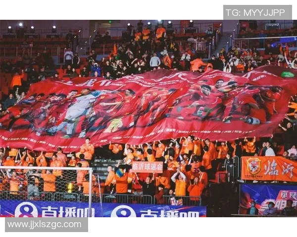 粉色足球服球星闪耀赛场成新焦点,带动时尚潮流与体育热潮双重爆发 粉色足球服球星闪耀赛场成新焦点,带动时尚潮流与体育热潮双重爆发